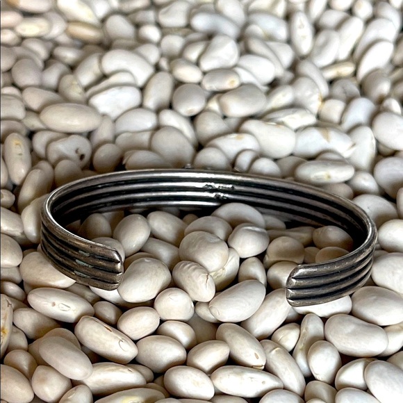 native American Turquoise sterling Silver and turquoise Bracelet - Picture 5 of 11